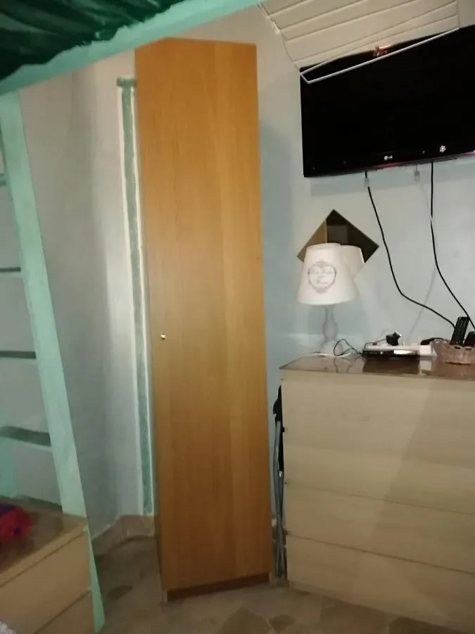 ゲストハウス Room In Studio - Studio Nearby Central Station アントウェルペン