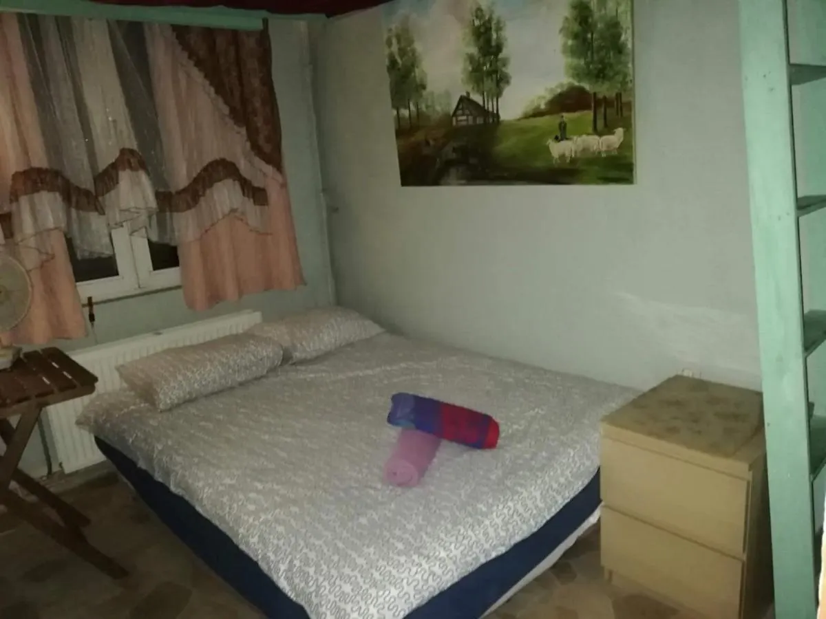 Room In Studio - Studio Nearby Central Station Antwerpen